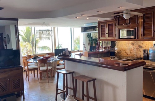 South Shore Hotel Area Condo | Casa Playa, Unobstructed Beachfront, Stunning 3BR, Literally 5 steps to sand