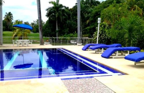 Girardot House | Casa Privada en Condominio Campestre el Peñon