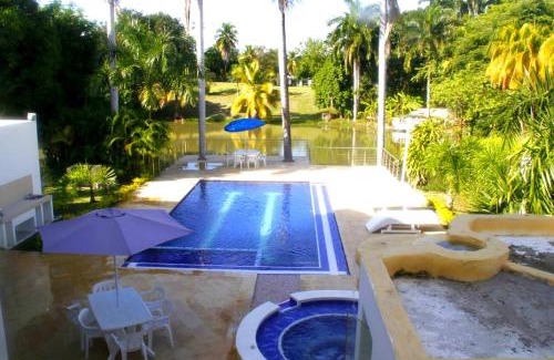 Girardot House | Casa Privada en Condominio Campestre el Peñon