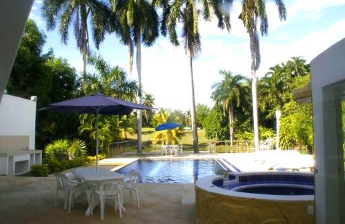Girardot House | Casa Privada en Condominio Campestre el Peñon