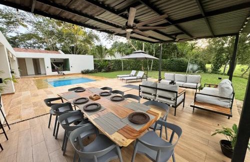 Ricaurte Villa | Casa Privada en Exclusivo Club Privado