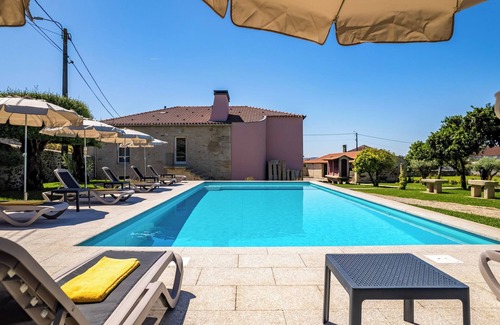 Cardielos House | Casa da Brêa - 7 suites, swimming pool, garden and games area. 10 minutes from the beach