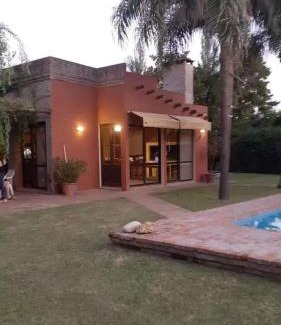 Mercedes House | Casa Quinta con Pileta en mercedes. 6 personas