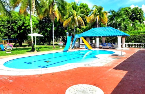 Girardot House | Casa Quinta Familiar Piscina Privada Condominio Campestre el Peñon