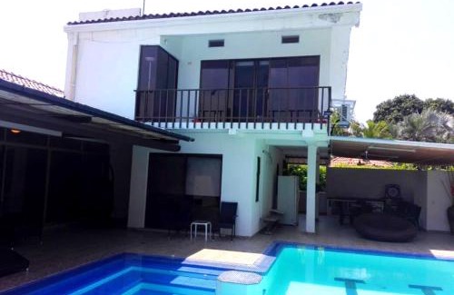Girardot House | Casa Quinta Piscina Privada en el Condominio Campestre el Peñon Girardot