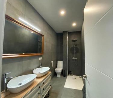 Cerro del Aguila House | CASA REFORMADA CON TERRAZA/WIFI/AIRE ACONDICIONADO