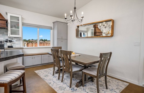 Paso Robles House | Casa Robles -BBQ, Spa and Firepit!