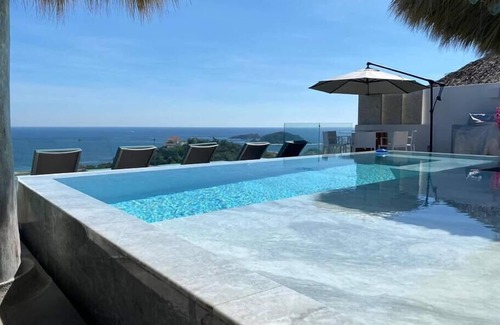 Ixtapa House | Casa Roca: In Porto Ixtapa with private jacuzzi