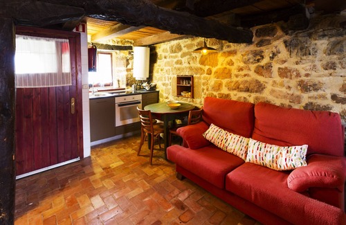 Canduela House | Casa Roja