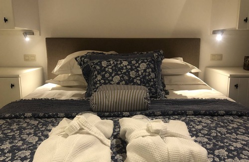 Historical Center Bruges Bed & Breakfast | Casa Romantico