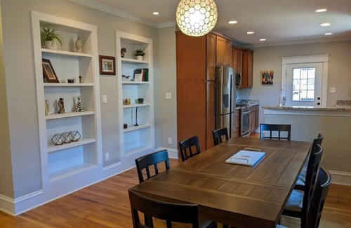 Durham House | Casa Rosa - 2BR West End Bungalow