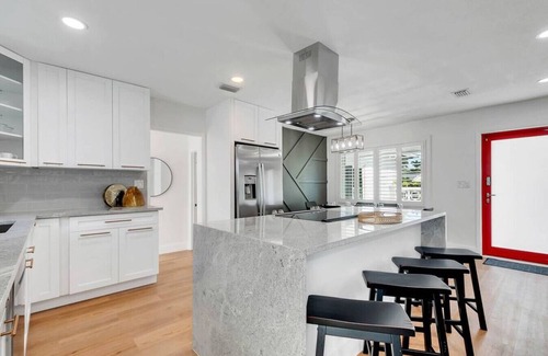 Harbor Village House | Casa Rosa 3 Bed 2 Bath w/Pool& BBQ 5 Min to Beach