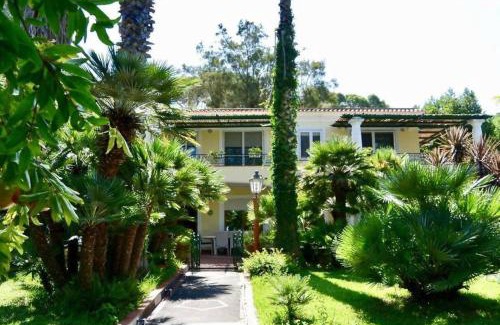 Tiberio Villa | Casa Rossella - Casa con giardino by ItalianHost