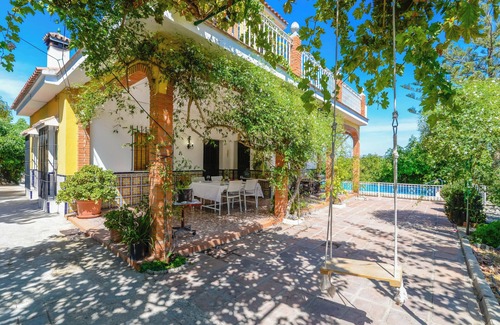 Alhaurin de la Torre Villa | Casa Rural Andaluza, Rodeada de Vegetación, Piscina. Ideal Vacaciones en Familia