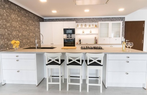 Marchena House | Casa Rural "Villa MyJ" with Pool, Garden, Terrace & Wi-Fi