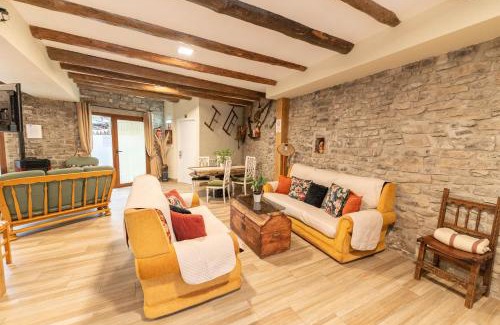 Biescas Bed & Breakfast | Casa rural MAZA especial grupos