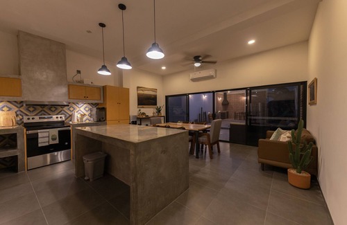 La Paz House | Casa San Francisco with pool, patio and bbq grill