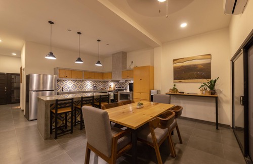 La Paz House | Casa San Francisco with pool, patio and bbq grill