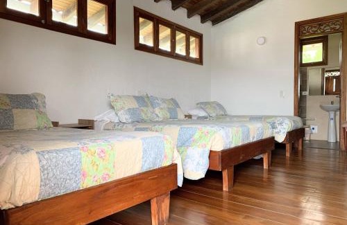 Armenia House | Casa Santa Rita - Habitación Cuadruple