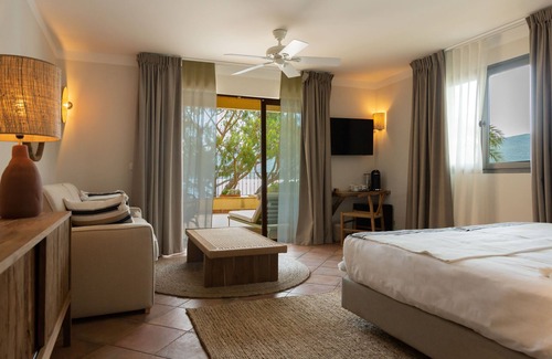 Porto-Vecchio Hotel | Casa Santini x Roc Seven