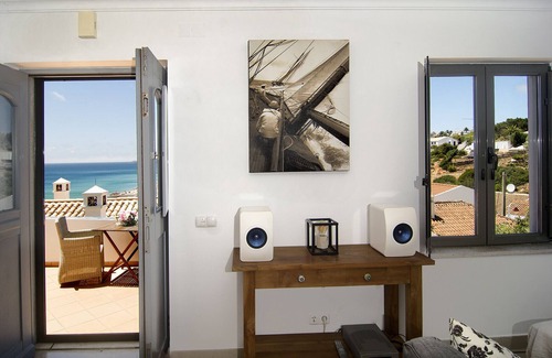 Salema Apartment | Casa Sereia Praia, Chic sea view holiday apartment