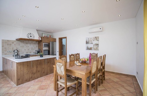 Ariolos Cottage | Casa Serena | 6 Bedrooms | Country House | Estoi