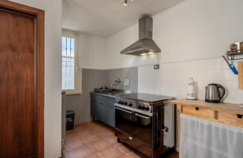 Chiesina Uzzanese House | Casa Simi - Holiday Home