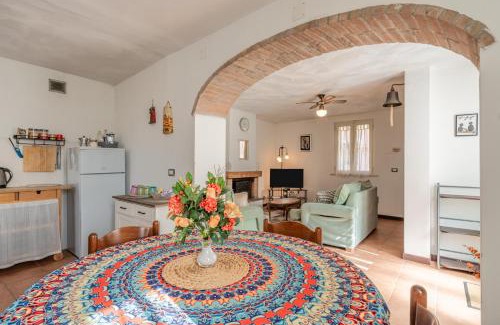 Chiesina Uzzanese House | Casa Simi - Holiday Home