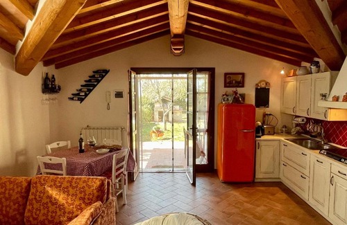 Guardistallo House | Casa Sophia con piscina - ingresso, giardino, barbecue e parcheggio privati by ToscanaTour