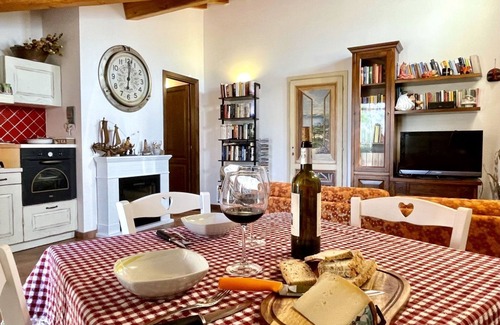 Guardistallo Apartment | Casa Sophia, pool with sea view - garden, barbecue and parking are pri