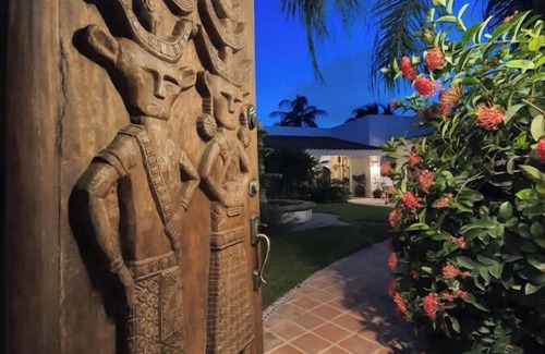 La Cruz de Huanacaxtle Villa | Casa Tabachines - Tropical villa 5 min from beach