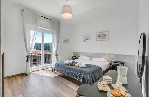 Gemonio Apartment | Casa Tramonti - Happy Rentals