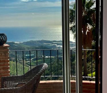 Sayalonga House | Casa Tranquila Apartment mit atemberaubendem Meerblick Balkon Incl Badezimmer