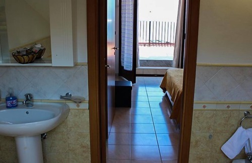 Castel Di Tusa Bed & Breakfast | Casa Vacanze Due Passi e il Mare