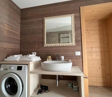 Sutrio Apartment | Casa Vacanze Ranuncolo 4