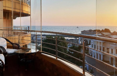 Sochi City Centre Apartment | Casa Versailles