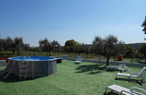 Casalini House | Casa Viola C: A welcoming apartment surrounded by the greenery, with Free WI-FI.