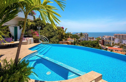 Alta Vista Villa | Casa Yvonneka 13BR in Puerto Vallarta by Personal Villas - Breathtaking Tranquil