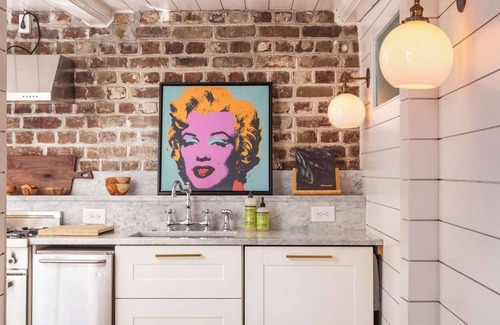 Cannonborough Elliotborough House | Casa Zoë: Bright Charleston Cottage Near King St.