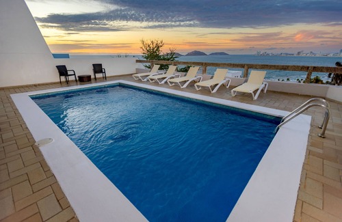 Downtown Mazatlan House | CASABLANCA BY HOTEL HACIENDA