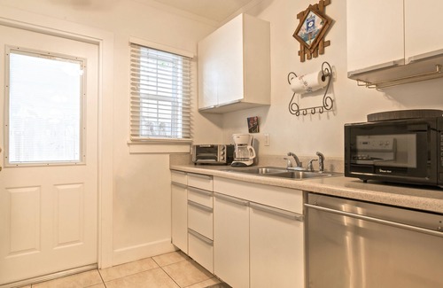 The Meadows House | ~ CASABLANCA ~ Fabulous home w/private pool/parking, in a quiet location.