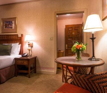 Theater District Hotel | Casablanca Hotel by Library Hotel Collection