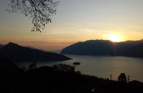 Marone House | CasaDolcelago Marone Villa con Giardino Vista Lago Private Parking