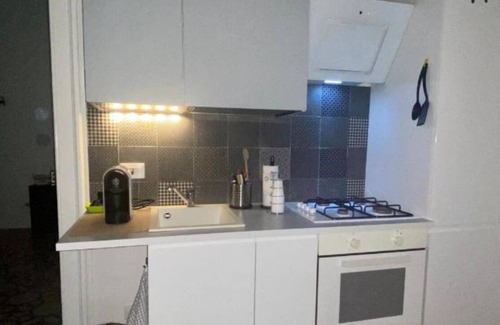 Municipio 1 Apartment | casaRó, cozy, comfortable,800mt from ferr/centr station,.a treat!