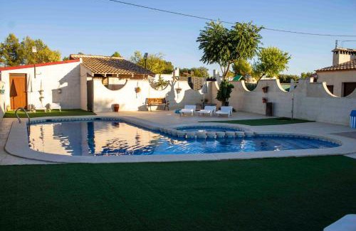Ossa de Montiel House | Casas Rurales con Jacuzzi Quijote y Sancho