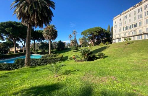 Nervi Apartment | CasaViva-Stylish Trilo with AC-shared pool-parking