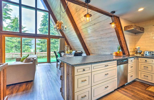 Cascade Cabin | Cascade A-Frame Cabin w/Lake Views!