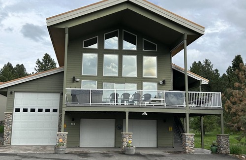 Cascade House | Cascade lake house - Year Round Fun SLEEPS 18