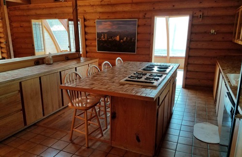 Colorado Springs Cabin | Cascade Log Cabin - Ensuite Standard