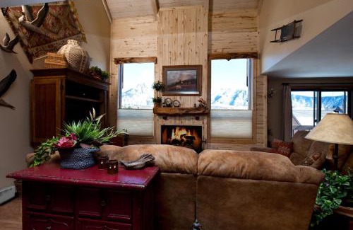 Purgatory House | Cascade Village 56